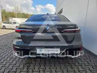 2025 BMW 740