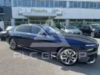 2025 BMW 740
