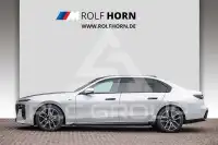 2025 BMW 740
