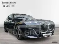 2025 BMW 740