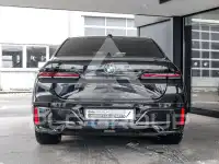 2025 BMW 740