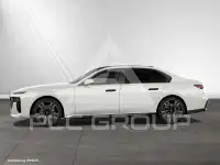 2025 BMW 740