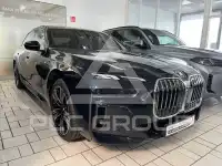 2025 BMW 740