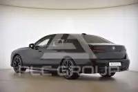2025 BMW 740