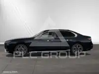 2025 BMW 740
