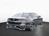 2025 BMW 740
