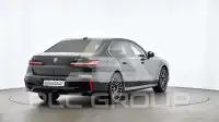 2025 BMW 740