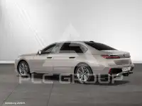 2025 BMW 740