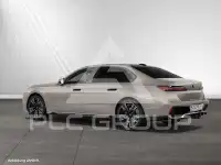 2025 BMW 740