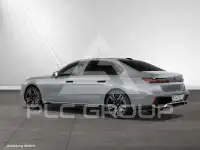 2025 BMW 740
