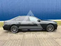 2025 BMW 740