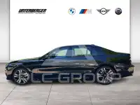 2025 BMW 740