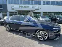 2025 BMW 740