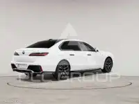 2025 BMW 740