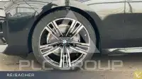 2025 BMW 740