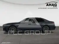 2025 BMW 740