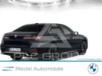 2025 BMW 740