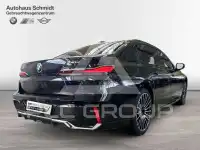 2025 BMW 740