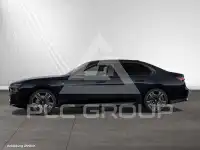 2025 BMW 740