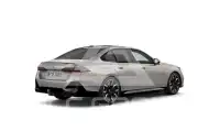 2025 BMW 530