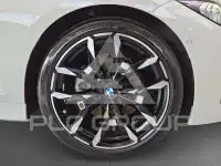 2025 BMW 320