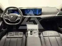 2025 BMW 320