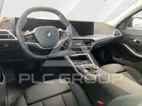 2025 BMW 320
