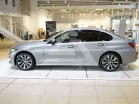 2025 BMW 320