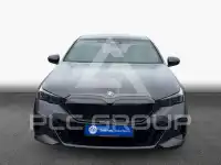 2025 BMW 550