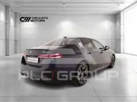 2025 BMW 550