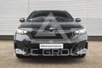 2025 BMW 550