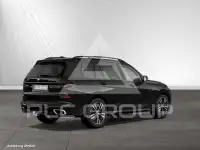 2025 BMW X7