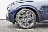 2025 BMW X7