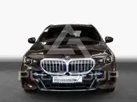2025 BMW 520