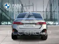 2025 BMW 520