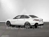 2025 BMW 520