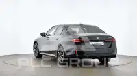 2025 BMW 520