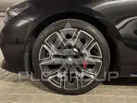 2025 BMW 520