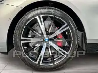 2025 BMW 520