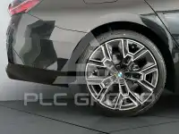 2025 BMW 520