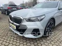 2025 BMW 520