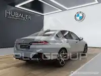 2025 BMW 520