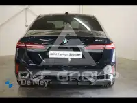 2025 BMW 520