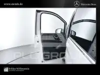 2025 Mercedes Benz V 220