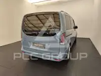 2025 Mercedes Benz V 220