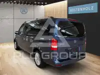 2025 Mercedes Benz V 220