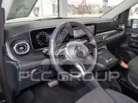 2025 Mercedes Benz V 220