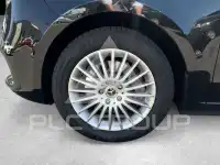 2025 Mercedes Benz V 220