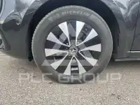 2025 Mercedes Benz V 300