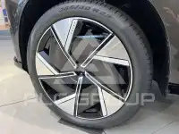 2025 Volvo EX 90